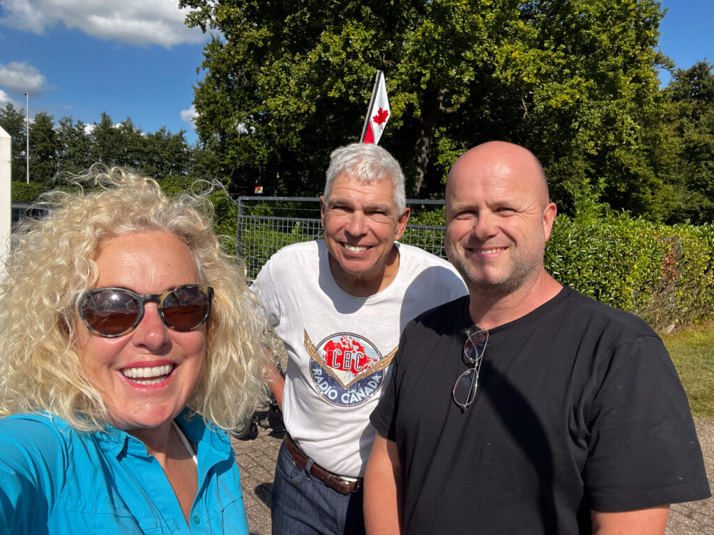 Ramon did a beautiful job of setting up the bikes and repairing a flat.